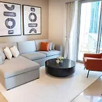 Infinity Pool - Luxury 2-Bhk - Dubai Fountain View