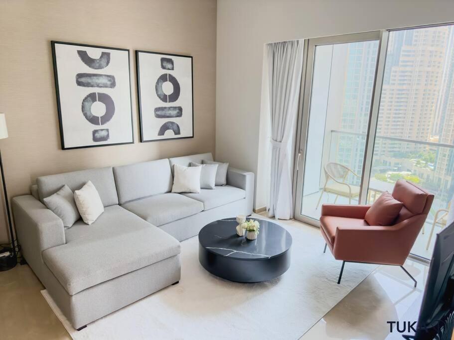 Infinity Pool - Luxury 2-bhk - Fountain View Apartment *