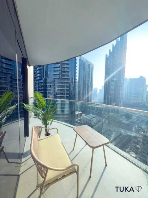 Apartment Infinity Pool - Luxury 2-bhk - Fountain View