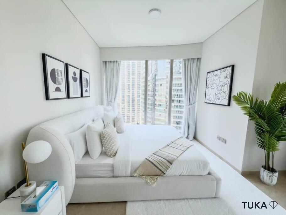 Apartment Infinity Pool - Luxury 2-bhk - Fountain View *